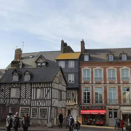 Апартаменти Julianne Place Sainte Catherine Онфлер